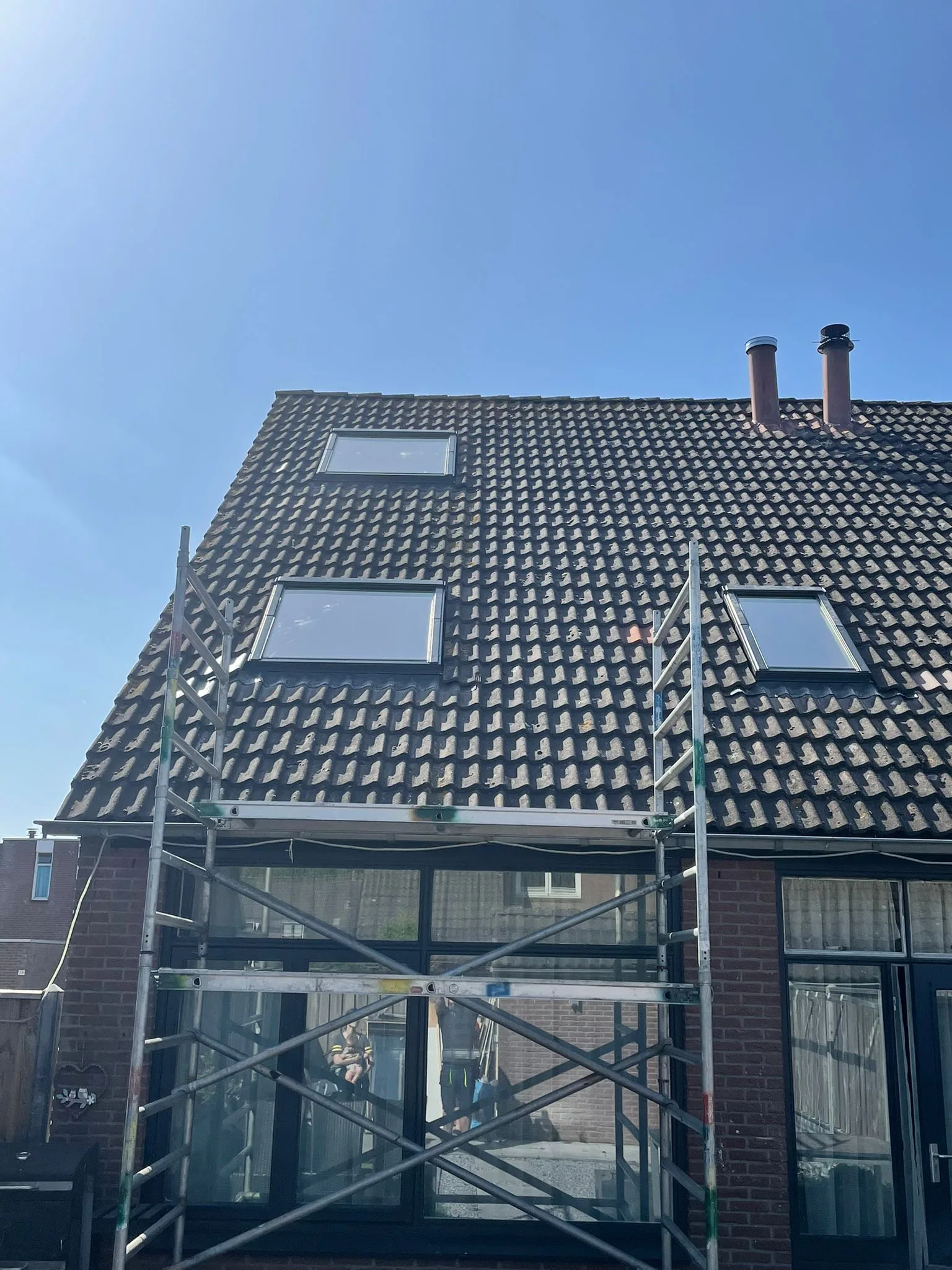 Dakrenovatie met nieuwe kozijnen en ramen